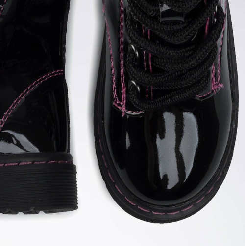 Černé dívčí zimní boty z lesklé ekologické kůže