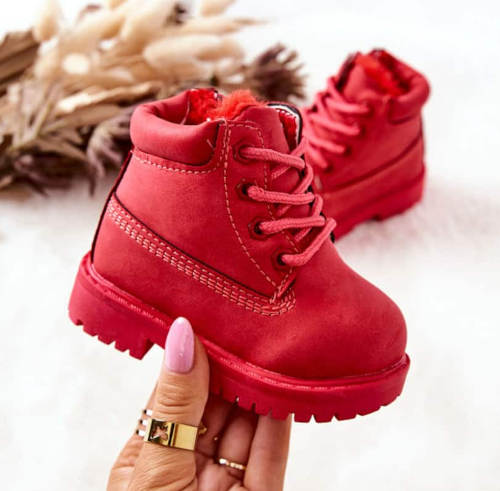 Červené kotníkové dětské boty s kožíškem
